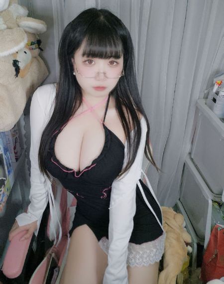 女仆扒开双腿让主人调教游戏_HD免费观看超清